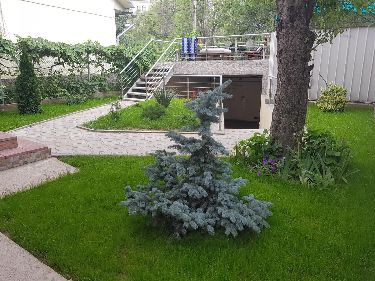 Mountain Road Hostel Almaty Exterior foto